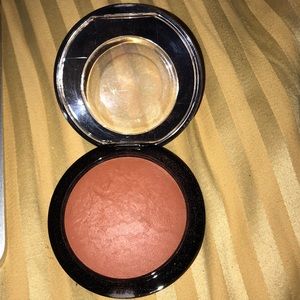 MAC Taraji  Glow MSF